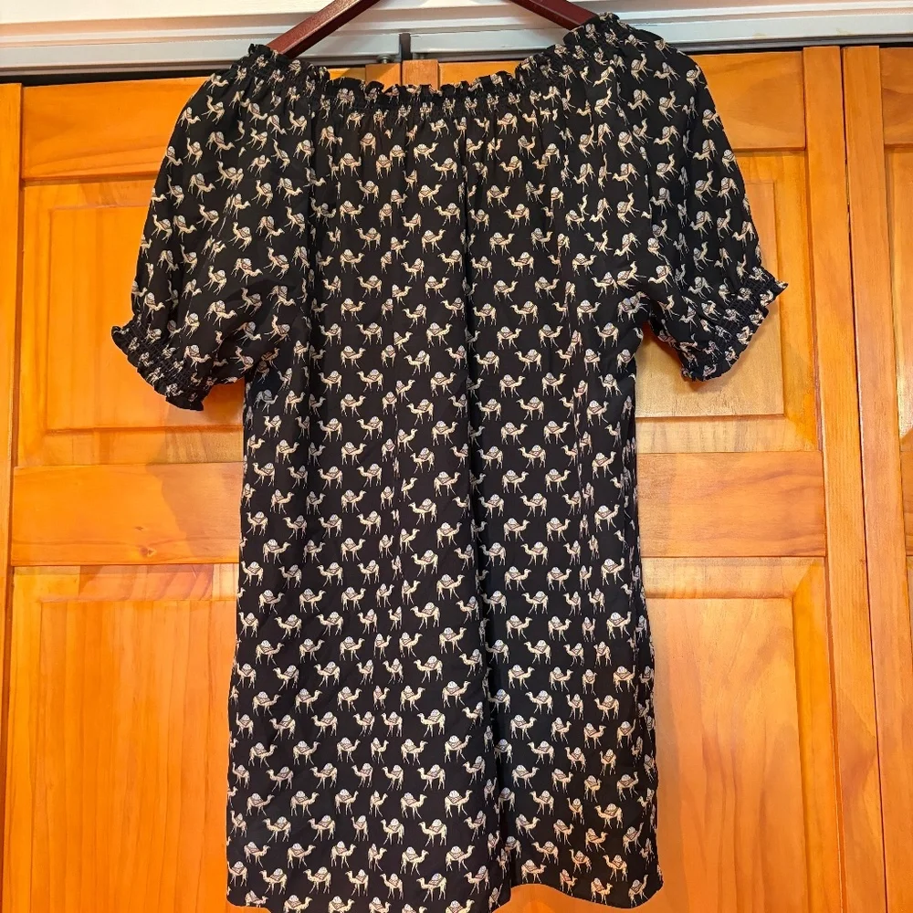 Joie Camel Print Silk Short Sleeve Blouse Tassels Size Small Black and Tan Masha